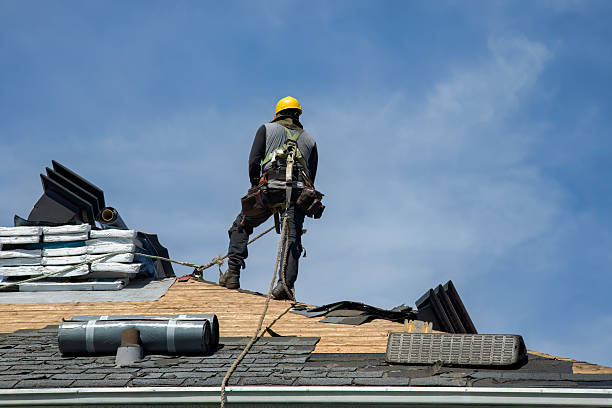 Professional Roofing technician working in New Ringgold, PA